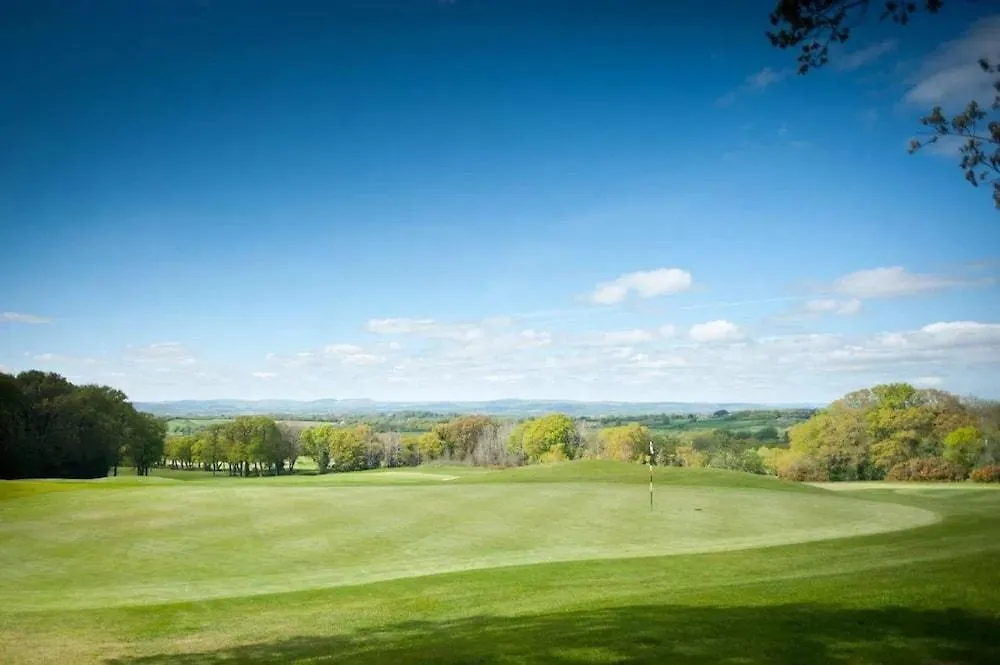 Woodbury Park Hotel 4*,